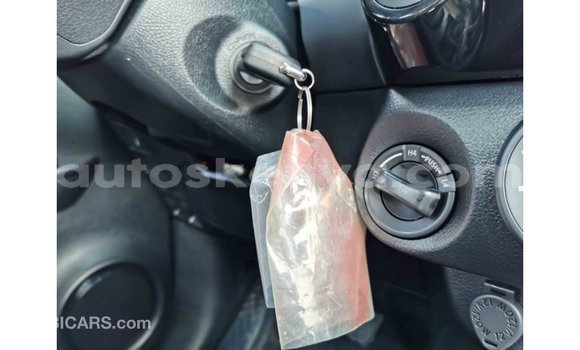 Nunua Imported Toyota Hilux Nyingine Gari ndani ya Import - Dubai nchini Kati Kenya Nunua Imported Toyota Hilux Nyingine Gari ndani ya Import - Dubai nchini Kati Kenya