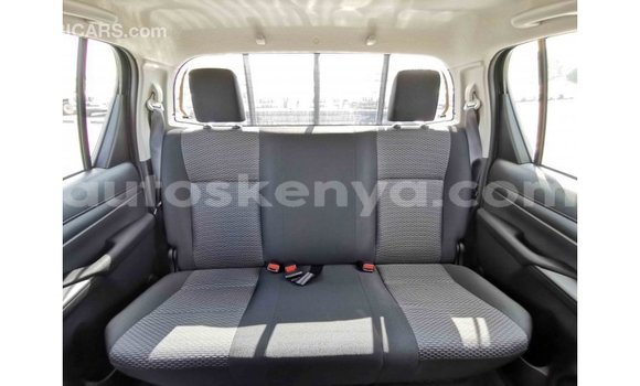 Nunua Imported Toyota Hilux Nyingine Gari ndani ya Import - Dubai nchini Kati Kenya Nunua Imported Toyota Hilux Nyingine Gari ndani ya Import - Dubai nchini Kati Kenya