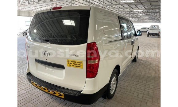 Imported Hyundai Chorus White Netiree iti Import - Dubai keessatti Central Kenya keessatti Imported Hyundai Chorus White Netiree iti Import - Dubai keessatti Central Kenya keessatti