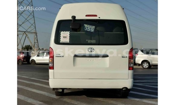 Nunua Imported Toyota Hiace Nyeupe Gari ndani ya Import - Dubai nchini Kati Kenya Nunua Imported Toyota Hiace Nyeupe Gari ndani ya Import - Dubai nchini Kati Kenya