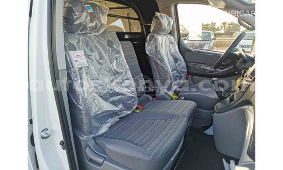 Imported Hyundai Chorus White Netiree iti Import - Dubai keessatti Central Kenya keessatti Imported Hyundai Chorus White Netiree iti Import - Dubai keessatti Central Kenya keessatti