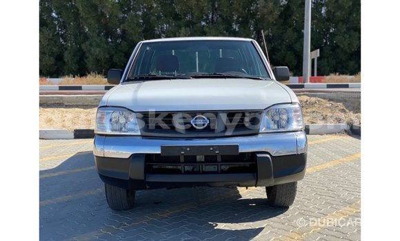 Nunua Imported Nissan Pickup Nyeupe Gari ndani ya Import - Dubai nchini Kati Kenya Nunua Imported Nissan Pickup Nyeupe Gari ndani ya Import - Dubai nchini Kati Kenya