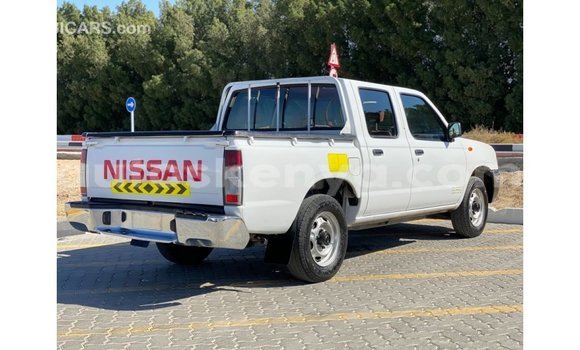 Nunua Imported Nissan Pickup Nyeupe Gari ndani ya Import - Dubai nchini Kati Kenya Nunua Imported Nissan Pickup Nyeupe Gari ndani ya Import - Dubai nchini Kati Kenya