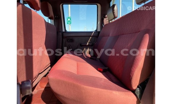 Nunua Imported Nissan Pickup Nyeupe Gari ndani ya Import - Dubai nchini Kati Kenya Nunua Imported Nissan Pickup Nyeupe Gari ndani ya Import - Dubai nchini Kati Kenya