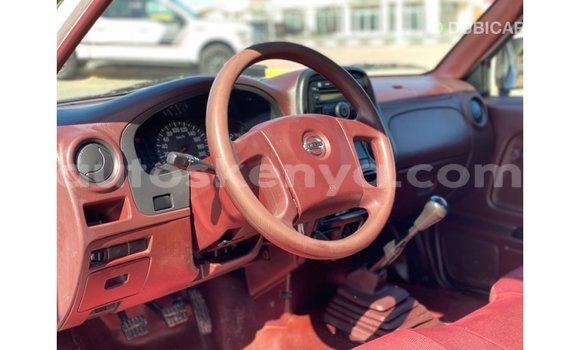 Nunua Imported Nissan Pickup Nyeupe Gari ndani ya Import - Dubai nchini Kati Kenya Nunua Imported Nissan Pickup Nyeupe Gari ndani ya Import - Dubai nchini Kati Kenya