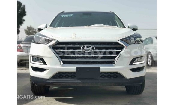 Nunua Imported Hyundai Tucson Nyeupe Gari ndani ya Import - Dubai nchini Kati Kenya Nunua Imported Hyundai Tucson Nyeupe Gari ndani ya Import - Dubai nchini Kati Kenya