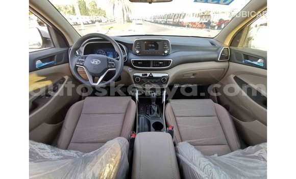 Nunua Imported Hyundai Tucson Nyeupe Gari ndani ya Import - Dubai nchini Kati Kenya Nunua Imported Hyundai Tucson Nyeupe Gari ndani ya Import - Dubai nchini Kati Kenya