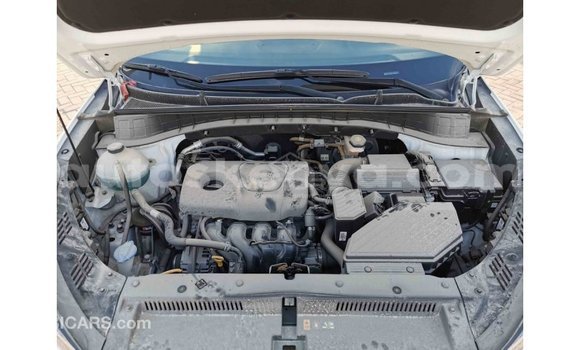 Nunua Imported Hyundai Tucson Nyeupe Gari ndani ya Import - Dubai nchini Kati Kenya Nunua Imported Hyundai Tucson Nyeupe Gari ndani ya Import - Dubai nchini Kati Kenya