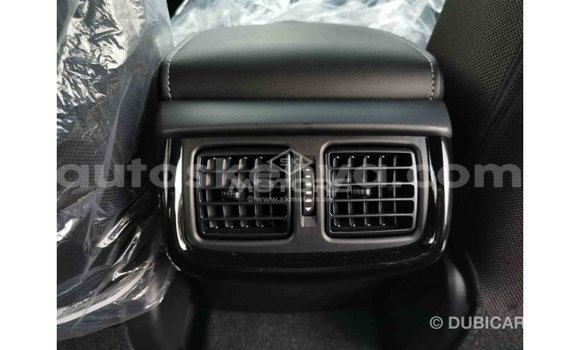 Imported Toyota Hilux White Makiinaa iti Import - Dubai keessatti Central Kenya keessatti Imported Toyota Hilux White Makiinaa iti Import - Dubai keessatti Central Kenya keessatti