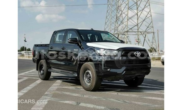 Nunua Imported Toyota Hilux Nyeusi Gari ndani ya Import - Dubai nchini Kati Kenya Nunua Imported Toyota Hilux Nyeusi Gari ndani ya Import - Dubai nchini Kati Kenya