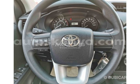 Nunua Imported Toyota Hilux Nyeusi Gari ndani ya Import - Dubai nchini Kati Kenya Nunua Imported Toyota Hilux Nyeusi Gari ndani ya Import - Dubai nchini Kati Kenya