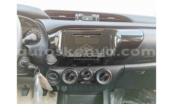 Nunua Imported Toyota Hilux Nyeusi Gari ndani ya Import - Dubai nchini Kati Kenya Nunua Imported Toyota Hilux Nyeusi Gari ndani ya Import - Dubai nchini Kati Kenya