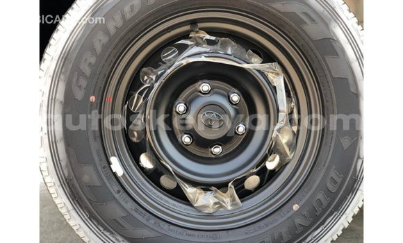 Buy Import Toyota Hilux White Car in Import - Dubai in Central Kenya Buy Import Toyota Hilux White Car in Import - Dubai in Central Kenya