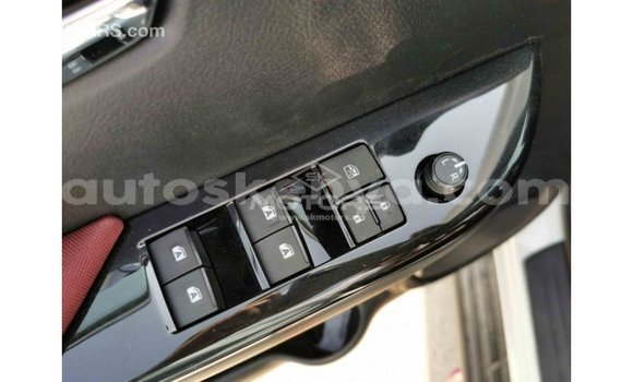 Nunua Imported Toyota Hilux Nyeupe Gari ndani ya Import - Dubai nchini Kati Kenya Nunua Imported Toyota Hilux Nyeupe Gari ndani ya Import - Dubai nchini Kati Kenya