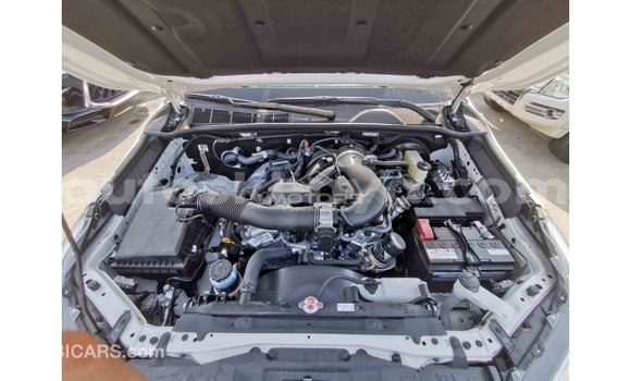 Nunua Imported Toyota Hilux Nyeupe Gari ndani ya Import - Dubai nchini Kati Kenya Nunua Imported Toyota Hilux Nyeupe Gari ndani ya Import - Dubai nchini Kati Kenya