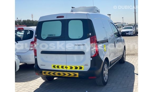 Nunua Imported Renault 18 Nyeupe Gari ndani ya Import - Dubai nchini Kati Kenya Nunua Imported Renault 18 Nyeupe Gari ndani ya Import - Dubai nchini Kati Kenya