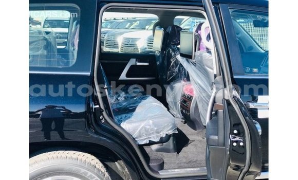 Imported Toyota Land Cruiser Black Makiinaa iti Import - Dubai keessatti Central Kenya keessatti Imported Toyota Land Cruiser Black Makiinaa iti Import - Dubai keessatti Central Kenya keessatti