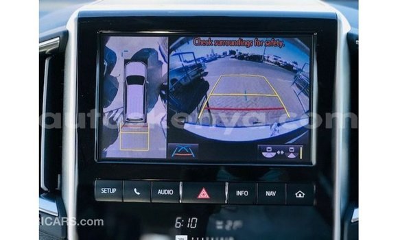 Imported Toyota Land Cruiser Black Makiinaa iti Import - Dubai keessatti Central Kenya keessatti Imported Toyota Land Cruiser Black Makiinaa iti Import - Dubai keessatti Central Kenya keessatti