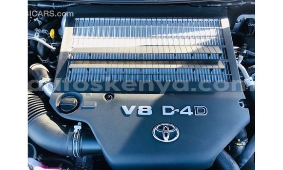 Imported Toyota Land Cruiser Black Makiinaa iti Import - Dubai keessatti Central Kenya keessatti Imported Toyota Land Cruiser Black Makiinaa iti Import - Dubai keessatti Central Kenya keessatti