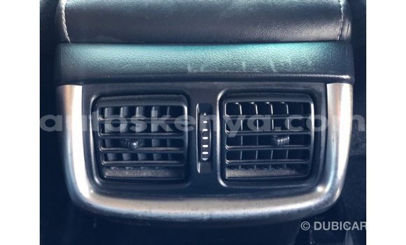 Nunua Imported Toyota Hilux Nyeupe Gari ndani ya Import - Dubai nchini Kati Kenya Nunua Imported Toyota Hilux Nyeupe Gari ndani ya Import - Dubai nchini Kati Kenya