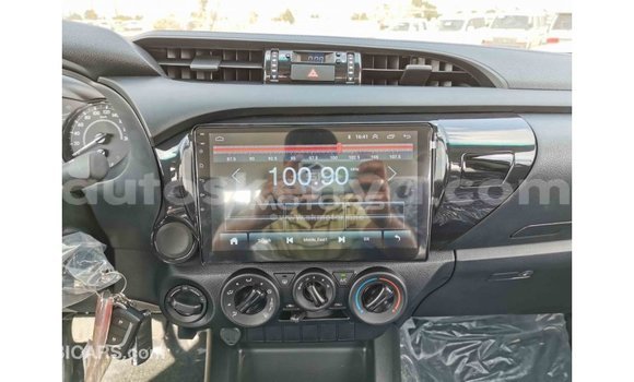 Nunua Imported Toyota Hilux Nyeupe Gari ndani ya Import - Dubai nchini Kati Kenya Nunua Imported Toyota Hilux Nyeupe Gari ndani ya Import - Dubai nchini Kati Kenya
