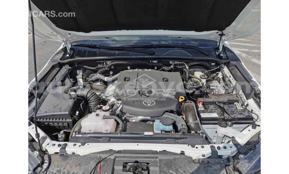 Nunua Imported Toyota Hilux Nyeupe Gari ndani ya Import - Dubai nchini Kati Kenya Nunua Imported Toyota Hilux Nyeupe Gari ndani ya Import - Dubai nchini Kati Kenya