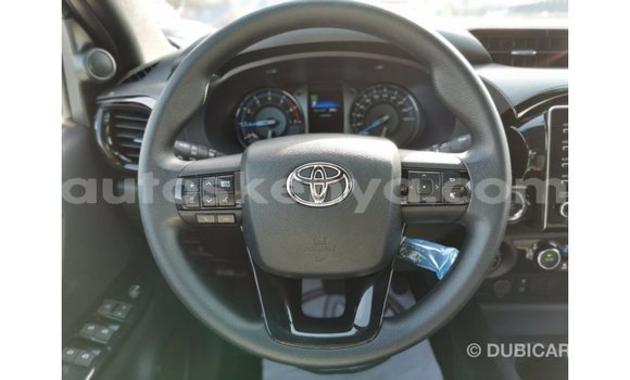 Nunua Imported Toyota Hilux Nyeusi Gari ndani ya Import - Dubai nchini Kati Kenya Nunua Imported Toyota Hilux Nyeusi Gari ndani ya Import - Dubai nchini Kati Kenya