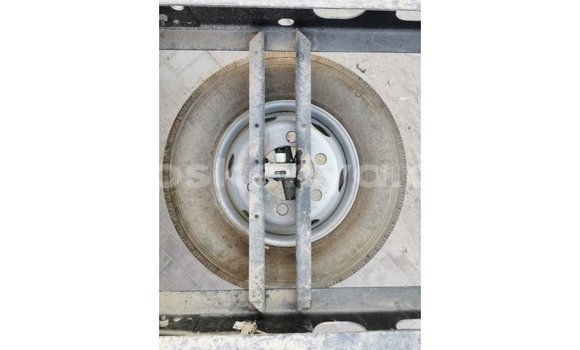 Imported Isuzu Bighorn White Netiree iti Import - Dubai keessatti Central Kenya keessatti Imported Isuzu Bighorn White Netiree iti Import - Dubai keessatti Central Kenya keessatti