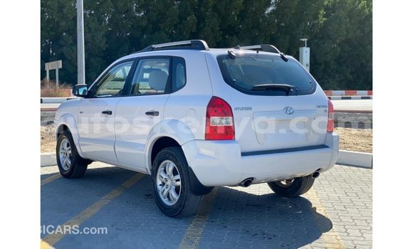 Nunua Imported Hyundai Tucson Nyeupe Gari ndani ya Import - Dubai nchini Kati Kenya Nunua Imported Hyundai Tucson Nyeupe Gari ndani ya Import - Dubai nchini Kati Kenya