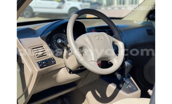 Nunua Imported Hyundai Tucson Nyeupe Gari ndani ya Import - Dubai nchini Kati Kenya Nunua Imported Hyundai Tucson Nyeupe Gari ndani ya Import - Dubai nchini Kati Kenya
