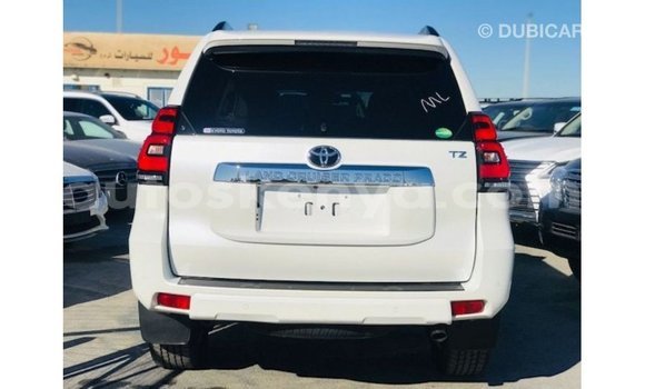 Nunua Imported Toyota Prado Nyeupe Gari ndani ya Import - Dubai nchini Kati Kenya Nunua Imported Toyota Prado Nyeupe Gari ndani ya Import - Dubai nchini Kati Kenya