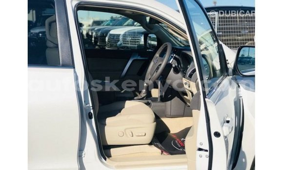 Nunua Imported Toyota Prado Nyeupe Gari ndani ya Import - Dubai nchini Kati Kenya Nunua Imported Toyota Prado Nyeupe Gari ndani ya Import - Dubai nchini Kati Kenya