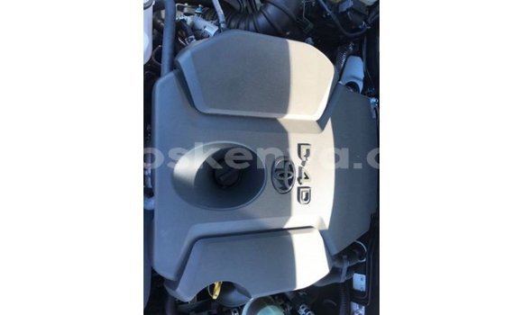 Nunua Imported Toyota Prado Nyeupe Gari ndani ya Import - Dubai nchini Kati Kenya Nunua Imported Toyota Prado Nyeupe Gari ndani ya Import - Dubai nchini Kati Kenya