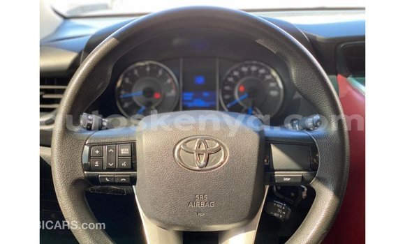 Nunua Imported Toyota Fortuner Nyeupe Gari ndani ya Import - Dubai nchini Kati Kenya Nunua Imported Toyota Fortuner Nyeupe Gari ndani ya Import - Dubai nchini Kati Kenya