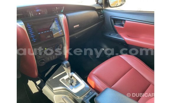 Nunua Imported Toyota Fortuner Nyeupe Gari ndani ya Import - Dubai nchini Kati Kenya Nunua Imported Toyota Fortuner Nyeupe Gari ndani ya Import - Dubai nchini Kati Kenya