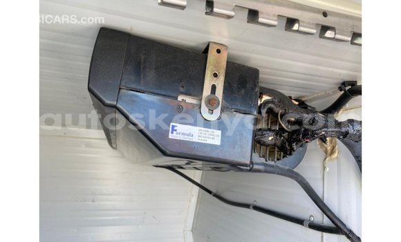 Nunua Imported Peugeot Partner Nyeupe Gari ndani ya Import - Dubai nchini Kati Kenya Nunua Imported Peugeot Partner Nyeupe Gari ndani ya Import - Dubai nchini Kati Kenya