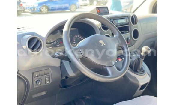 Nunua Imported Peugeot Partner Nyeupe Gari ndani ya Import - Dubai nchini Kati Kenya Nunua Imported Peugeot Partner Nyeupe Gari ndani ya Import - Dubai nchini Kati Kenya