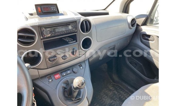 Nunua Imported Peugeot Partner Nyeupe Gari ndani ya Import - Dubai nchini Kati Kenya Nunua Imported Peugeot Partner Nyeupe Gari ndani ya Import - Dubai nchini Kati Kenya