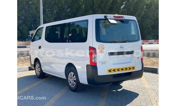 Nunua Imported Nissan Urvan Nyeupe Gari ndani ya Import - Dubai nchini Kati Kenya Nunua Imported Nissan Urvan Nyeupe Gari ndani ya Import - Dubai nchini Kati Kenya