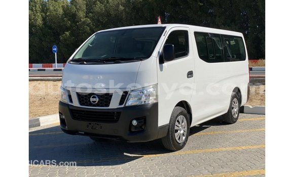 Nunua Imported Nissan Urvan Nyeupe Gari ndani ya Import - Dubai nchini Kati Kenya Nunua Imported Nissan Urvan Nyeupe Gari ndani ya Import - Dubai nchini Kati Kenya