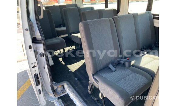 Nunua Imported Nissan Urvan Nyeupe Gari ndani ya Import - Dubai nchini Kati Kenya Nunua Imported Nissan Urvan Nyeupe Gari ndani ya Import - Dubai nchini Kati Kenya