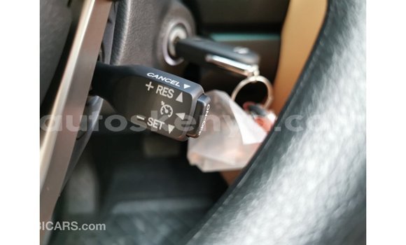 Imported Toyota Fortuner White Makiinaa iti Import - Dubai keessatti Central Kenya keessatti Imported Toyota Fortuner White Makiinaa iti Import - Dubai keessatti Central Kenya keessatti