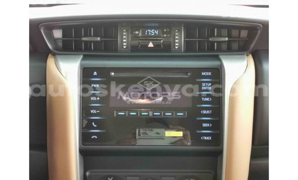 Nunua Imported Toyota Fortuner Nyeusi Gari ndani ya Import - Dubai nchini Kati Kenya Nunua Imported Toyota Fortuner Nyeusi Gari ndani ya Import - Dubai nchini Kati Kenya