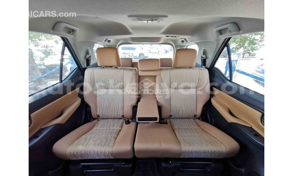 Nunua Imported Toyota Fortuner Nyeusi Gari ndani ya Import - Dubai nchini Kati Kenya Nunua Imported Toyota Fortuner Nyeusi Gari ndani ya Import - Dubai nchini Kati Kenya