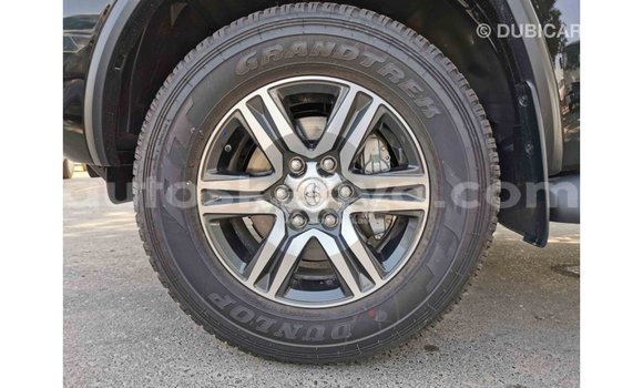 Nunua Imported Toyota Fortuner Nyeusi Gari ndani ya Import - Dubai nchini Kati Kenya Nunua Imported Toyota Fortuner Nyeusi Gari ndani ya Import - Dubai nchini Kati Kenya