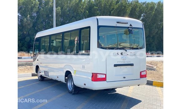 Nunua Imported Toyota Coaster Nyeupe Gari ndani ya Import - Dubai nchini Kati Kenya Nunua Imported Toyota Coaster Nyeupe Gari ndani ya Import - Dubai nchini Kati Kenya