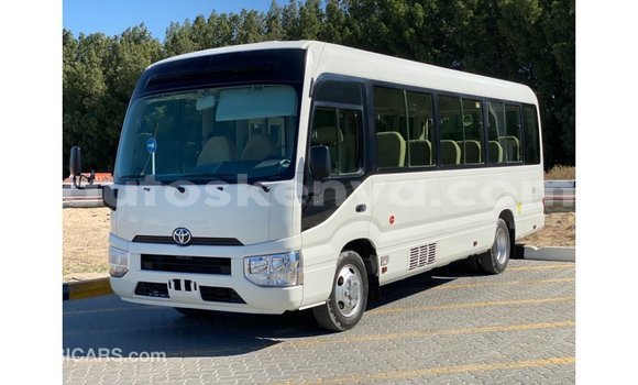 Nunua Imported Toyota Coaster Nyeupe Gari ndani ya Import - Dubai nchini Kati Kenya Nunua Imported Toyota Coaster Nyeupe Gari ndani ya Import - Dubai nchini Kati Kenya