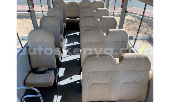 Nunua Imported Toyota Coaster Nyeupe Gari ndani ya Import - Dubai nchini Kati Kenya Nunua Imported Toyota Coaster Nyeupe Gari ndani ya Import - Dubai nchini Kati Kenya