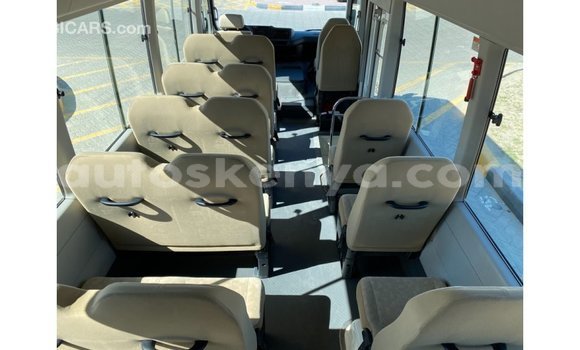 Nunua Imported Toyota Coaster Nyeupe Gari ndani ya Import - Dubai nchini Kati Kenya Nunua Imported Toyota Coaster Nyeupe Gari ndani ya Import - Dubai nchini Kati Kenya