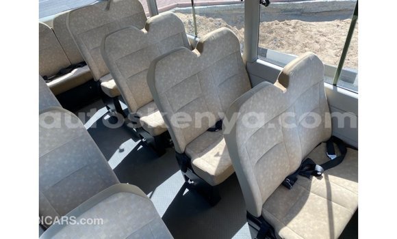 Nunua Imported Toyota Coaster Nyeupe Gari ndani ya Import - Dubai nchini Kati Kenya Nunua Imported Toyota Coaster Nyeupe Gari ndani ya Import - Dubai nchini Kati Kenya